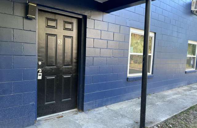 311 W 17TH Street unit: 3 photos photos