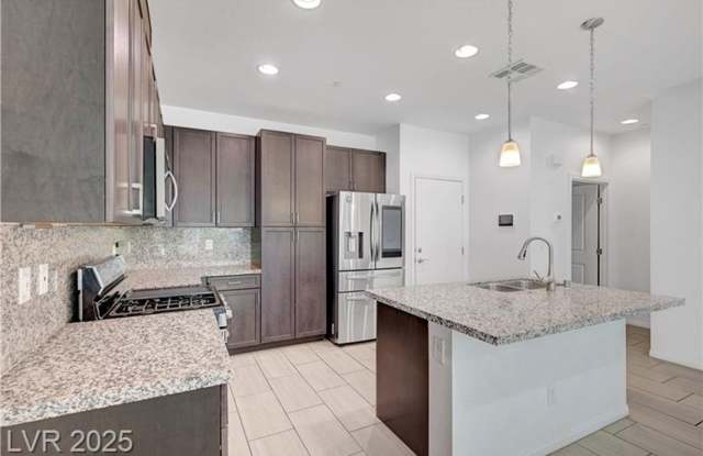 3 Bedroom 2.5 Bath Townhome in Tuscany! photos photos