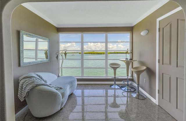 280 126TH AVE - 280 126th Avenue, Treasure Island, FL 33706