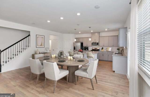 1826 Derrick Drive Gallery 2