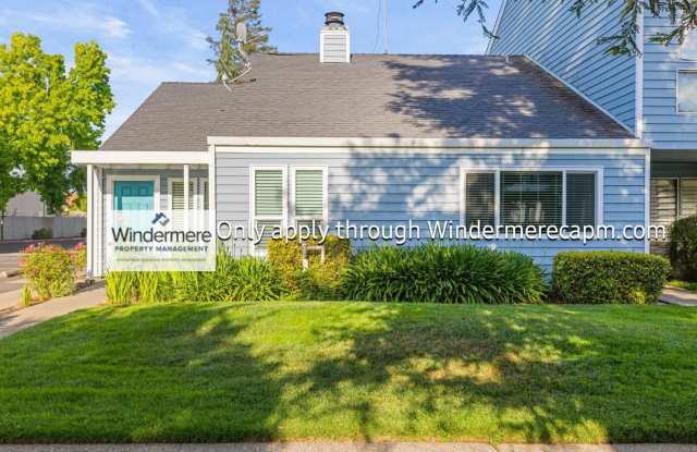 Beautiful Townhome in Orangvale - 5943 Main Avenue, Orangevale, CA 95662