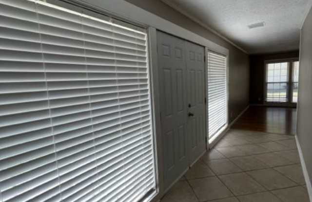 86 Azalea Drive Gallery 2