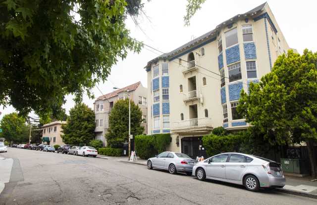 77 Glen Ave Gallery 4