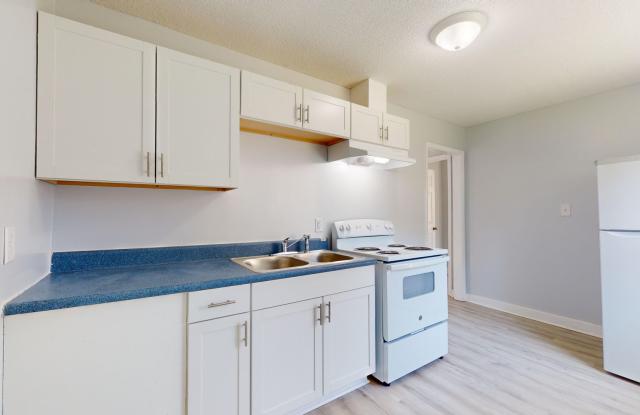 Two bedroom apartment for $1199 per month ~5 minutes from the Airport in a quaint and quiet community! Gallery 2