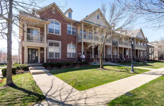 Spacious 3R2B Condo in Walled Lake Gallery 1