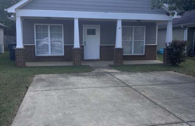 3 Bed 2 Bath Home In Calera With Fenced In Back Yard photos photos