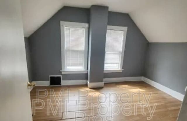 3243 N 21st St - 3243 North 21st Street, Milwaukee, WI 53206