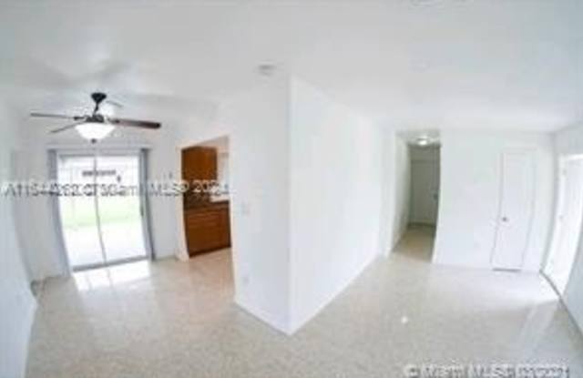 11181 SW 63rd Ter Gallery 3