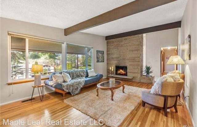 19810 Ashworth Ave N - 19810 Ashworth Avenue North, Shoreline, WA 98133