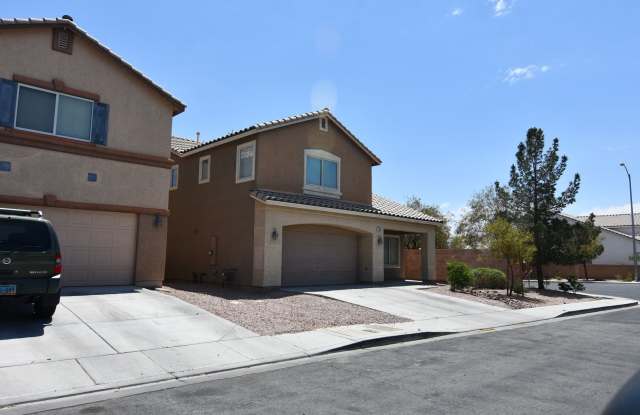 4-Bedroom Corner-Lot Home with Vaulted Ceilings and a Huge Backyard Gallery 3