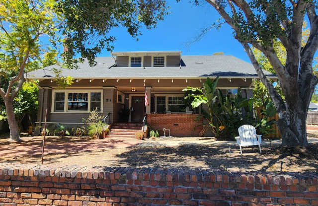 Large Home in heart of downtown yet close to campus and stores photos photos