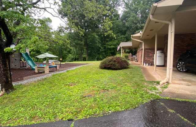 3/2 home close to town photos photos