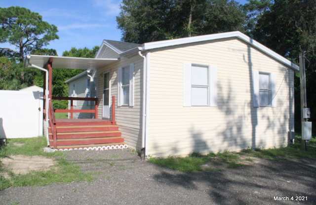 Updated mobile home in the country - 12137 Ensley Avenue, Bayonet Point, FL 34667
