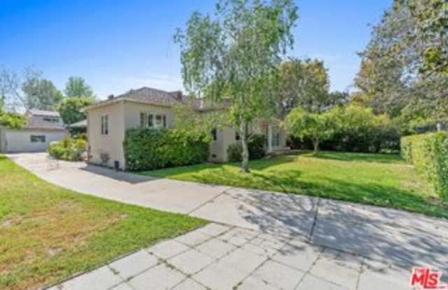 4224 Alcove Avenue Gallery 2