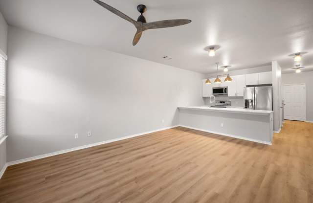 10623 MATHOM LNDG Gallery 4