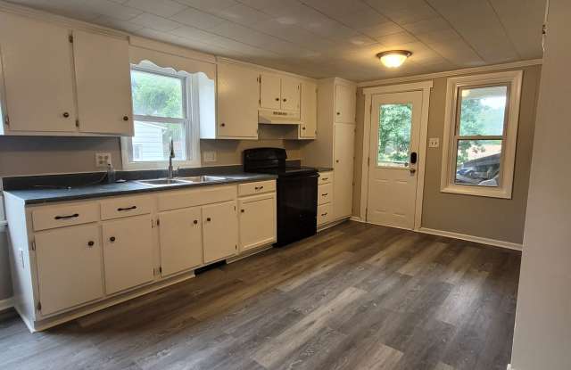 3 bedroom 1 bathroom home in Brownstown/Leola photos photos