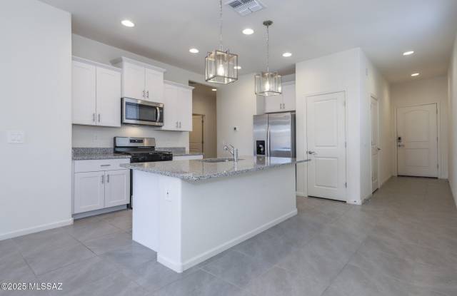 4882 E Greenway Wash Drive Gallery 4