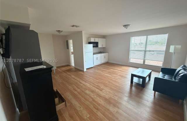 808 NW 19th St photos photos