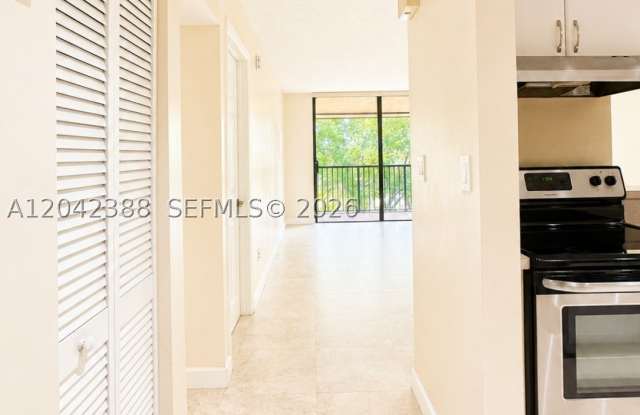 14421 N Kendall Dr Gallery 2