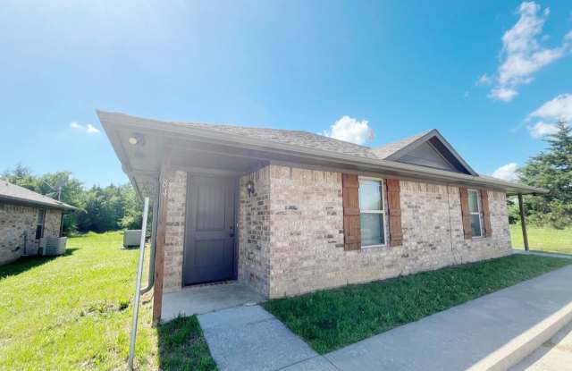 Close to Silo school/Paved street/Trees around neighbor photos photos