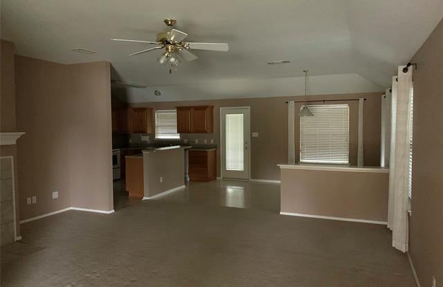 1004 Heberle Drive Gallery 3