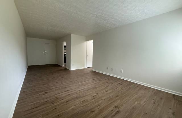 One-Bedroom Apartments Available at Echo Pointe Gallery 3