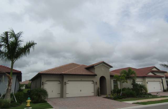 608 Maraviya Blvd - 608 Maraviya Boulevard, Venice, FL 34275