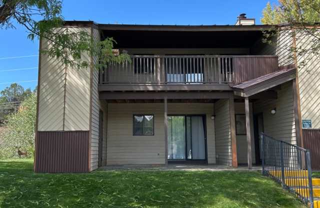 3 Bedroom / 1 Bathroom Condo on Avenida Del Sol Gallery 4