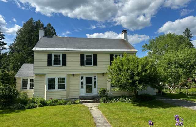 3 Bedroom home, walking distance to Dartmouth photos photos