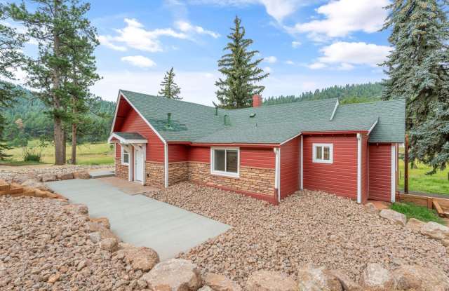 3 BEDROOM, 3 BATH+ BONUS ROOMS ON RANCH IN WOODLAND PARK CONVENIENCE+PRIVACY photos photos