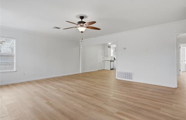 307 Paloma Street Gallery 4