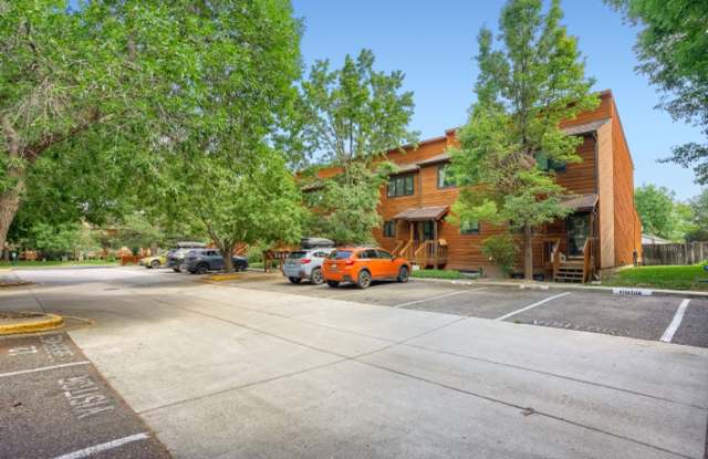 Beautifully Remodeled 3-Bed, 2-Bath Townhouse in Central Boulder Gallery 1