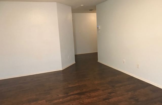 2701 Margaret Ln Gallery 2