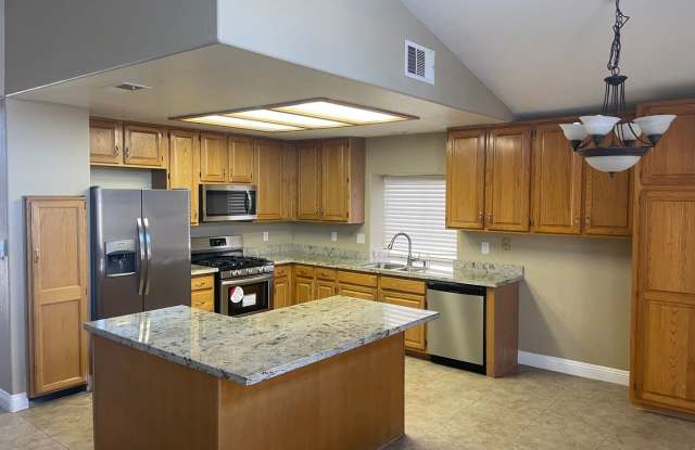 1 story home, 4brs, 2bath, 2cg Gallery 3