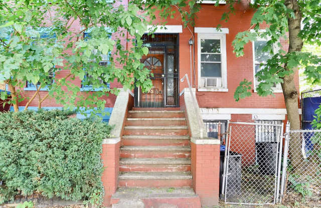 330 HALLADAY ST photos photos