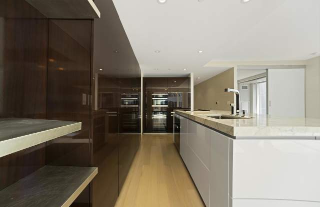 135 West 52nd Street Gallery 4