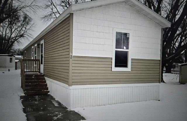 136 lynn - 136 Lynn Lane, Mankato, MN 56001