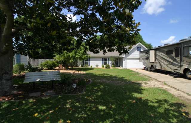 5 Bedroom South Crestview Rental Gallery 3