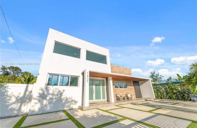 7525 Buccaneer Avenue photos photos