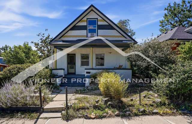 Historic Victorian Duplex with Great Location and Washer/Dryer photos photos Historic Victorian Duplex with Great Location and Washer/Dryer photos photos