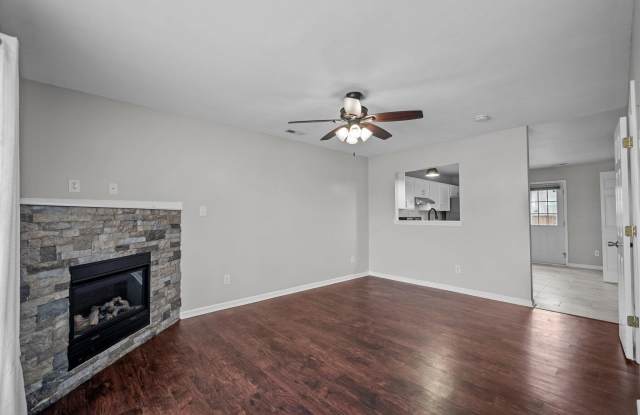 100 Pinegrove Court Gallery 4