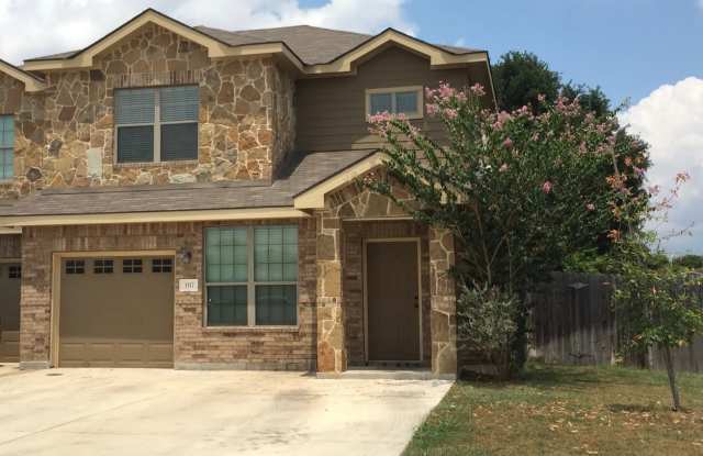AVAILABLE NOW!  Beautiful 3 Bedroom Duplex Located in New Braunfels, Texas! Gallery 1