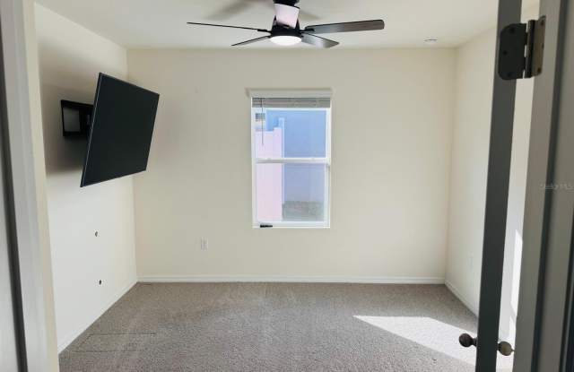 1503 WAX MYRTLE Way Gallery 3