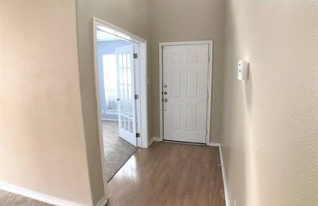1543 CRESCENT VIEW Gallery 2