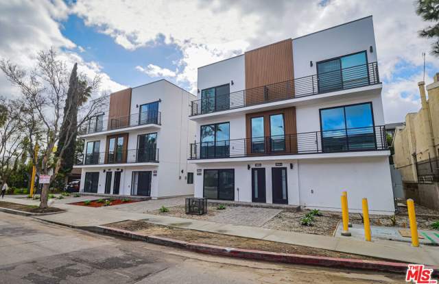 11812 1/2 Gilmore Street photos photos