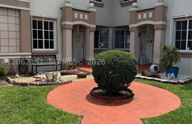 8360 NW 10th St photos photos