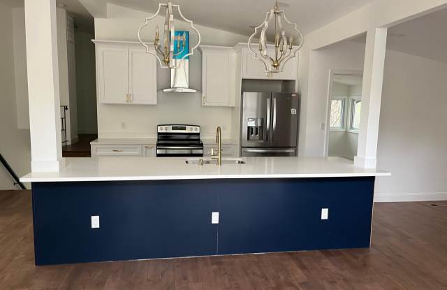 611 WINONA Court photos photos