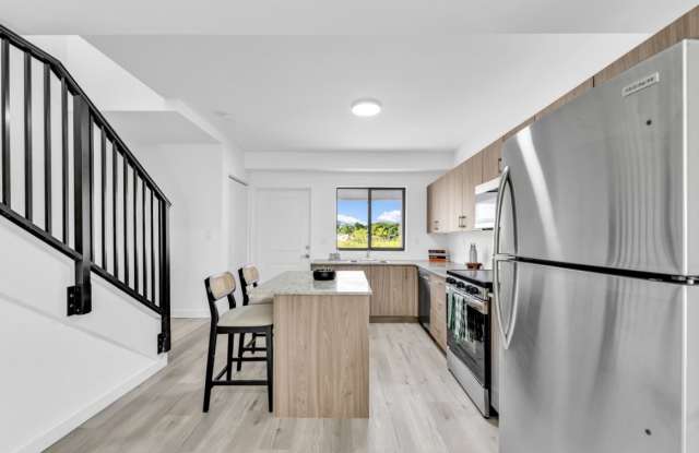155 Northeast 160th Street Gallery 4