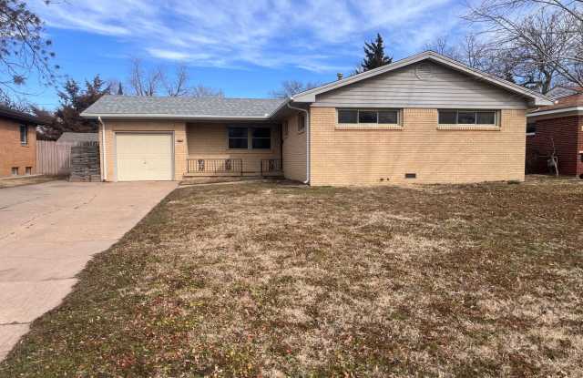 2430 W Manhattan Dr photos photos