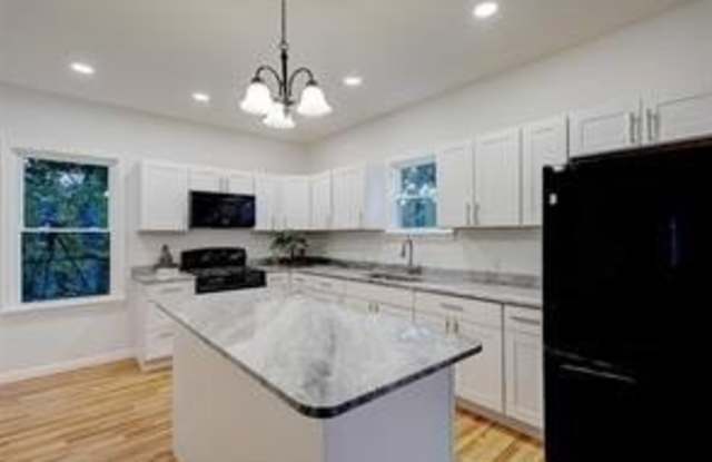 79 Wendell Street unit: 2 photos photos